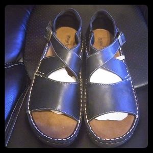 🔵 Minnetonka sandals Size 9 NIB